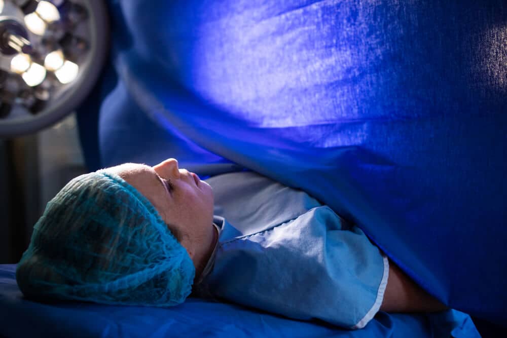 Femme qui subit les décisions médicales lors d'un accouchement difficile — Sophie Lucas, hypnothérapeute